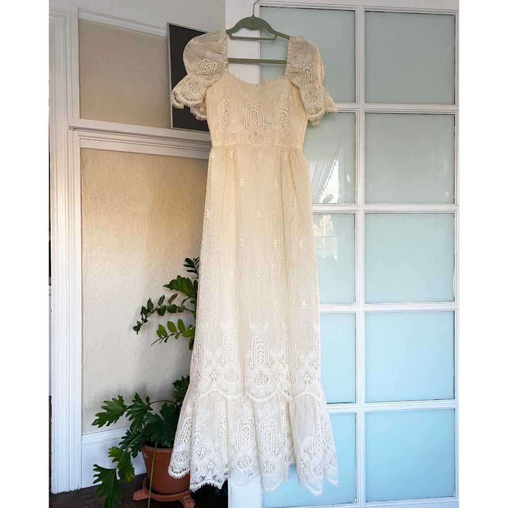 Vintage Lorrie Deb boho white lace wedding dress